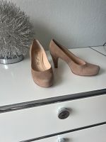 exklusive Damen-Pumps von Unisa, Gr. 38, Wildleder, beige Duisburg - Homberg/Ruhrort/Baerl Vorschau