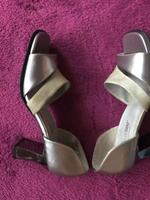 Pumps von Venturini, Gr 38, Silber/Grau, Echtleder, Neu Sachsen-Anhalt - Naumburg (Saale) Vorschau