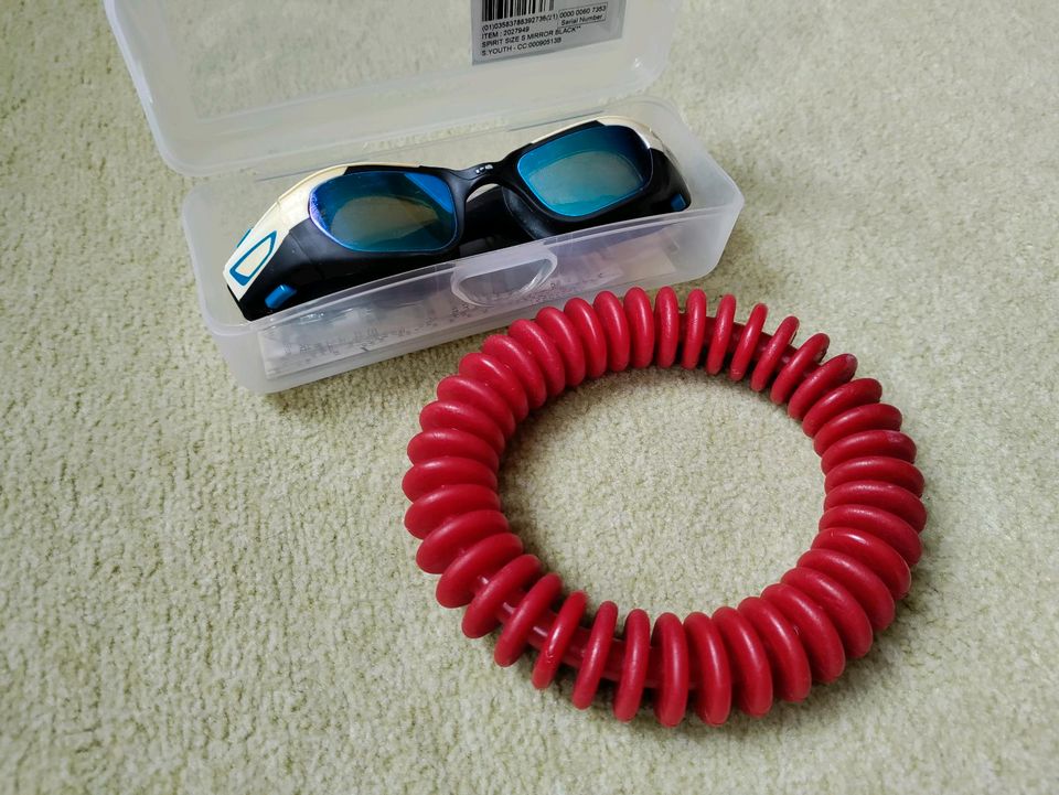 Schwimmbrille Gr S verspiegelt UV Schutz & Tauchring mit Lamellen in Leipzig