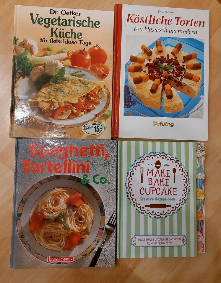 Kochbuch/ Backbuch Nudeln, Torten,  vegetarisch in Dorum