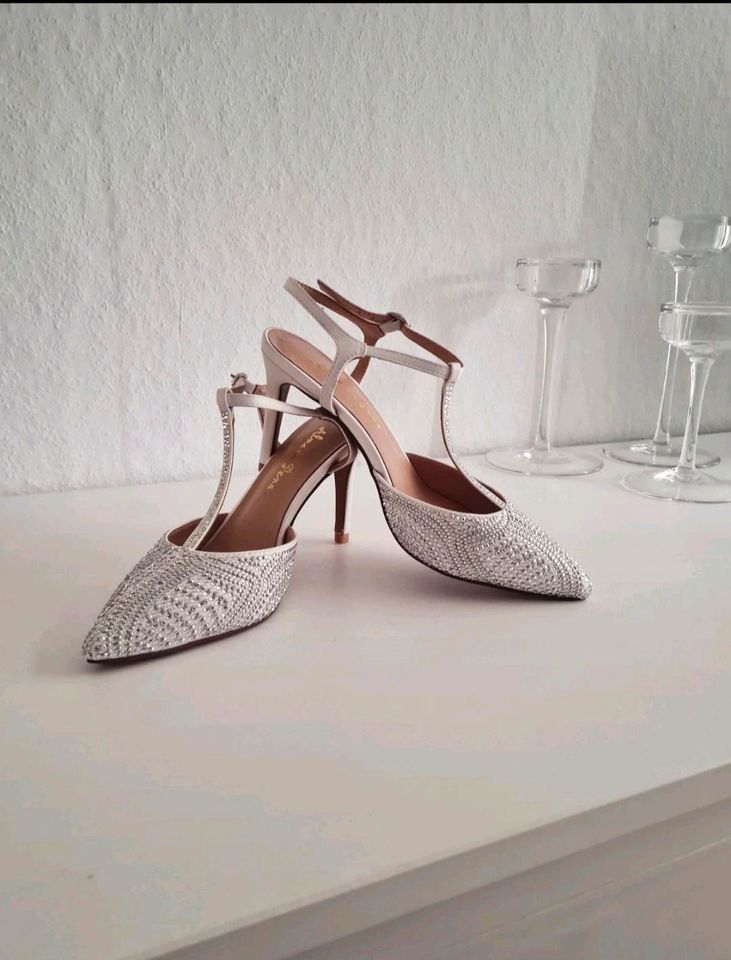 Neu Alma en Pena  silber Brautschuhe High Heels Strass Gr 38 in Berlin