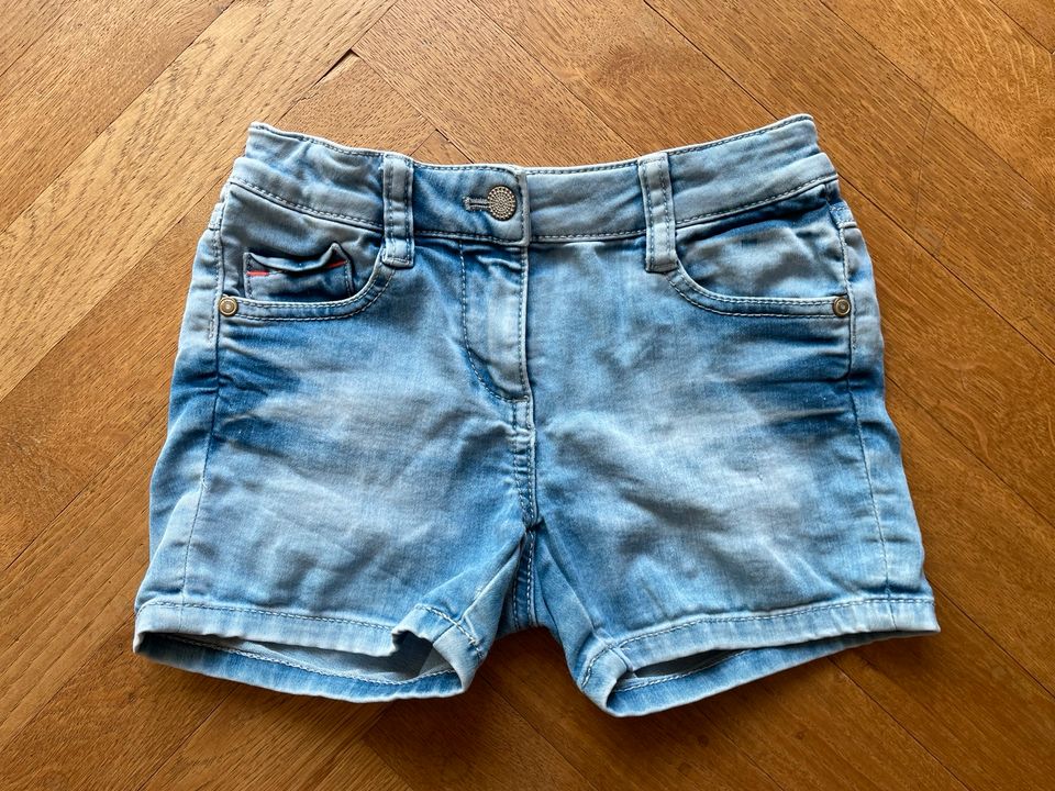 S.Oliver Jeansshorts Gr 128 reg blau Shorts Hot Pants in Buchholz in der Nordheide