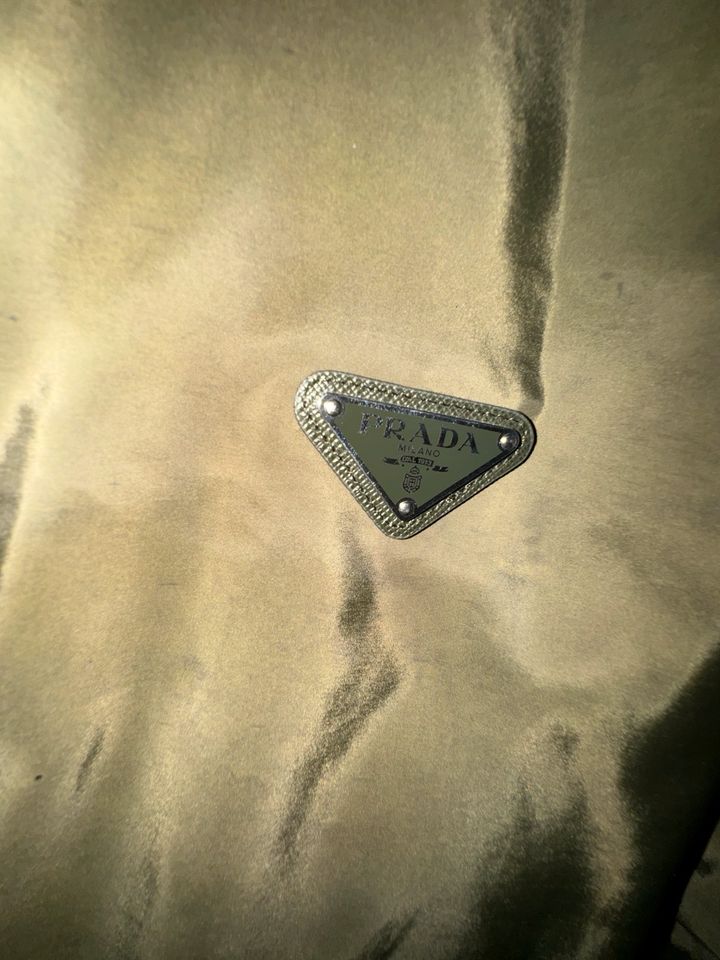 Prada Wendejacke (Olive/ Schwarz) in Dresden