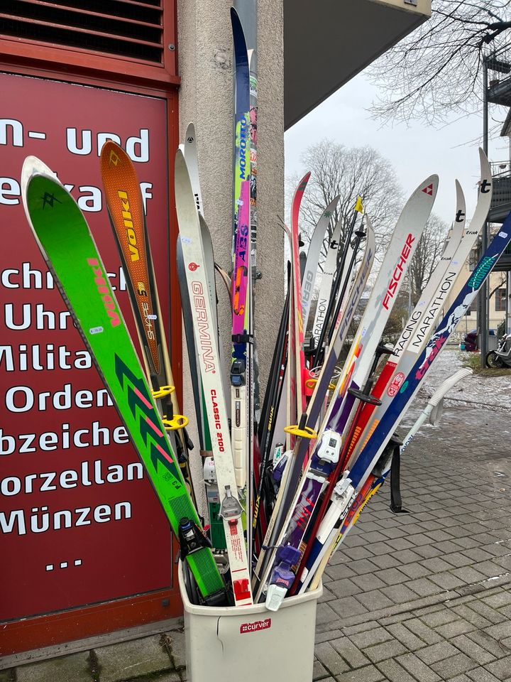 Langlaufski Ski Skier Abfahrtski Abfahrt Langlauf in Dresden