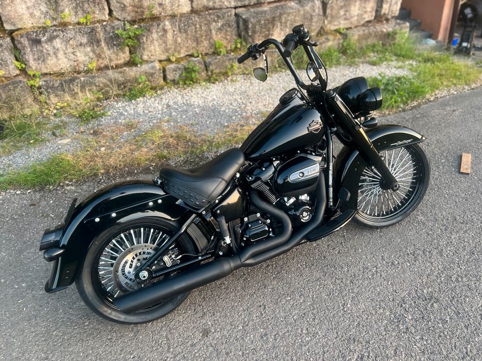 Harley Davidson Heritage Softail Chicano 114 in Reutlingen