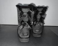 UGG Boots Bailey Bow II 38 schwarz NP 249€ Lammfell Winterstiefel Elberfeld - Elberfeld-West Vorschau