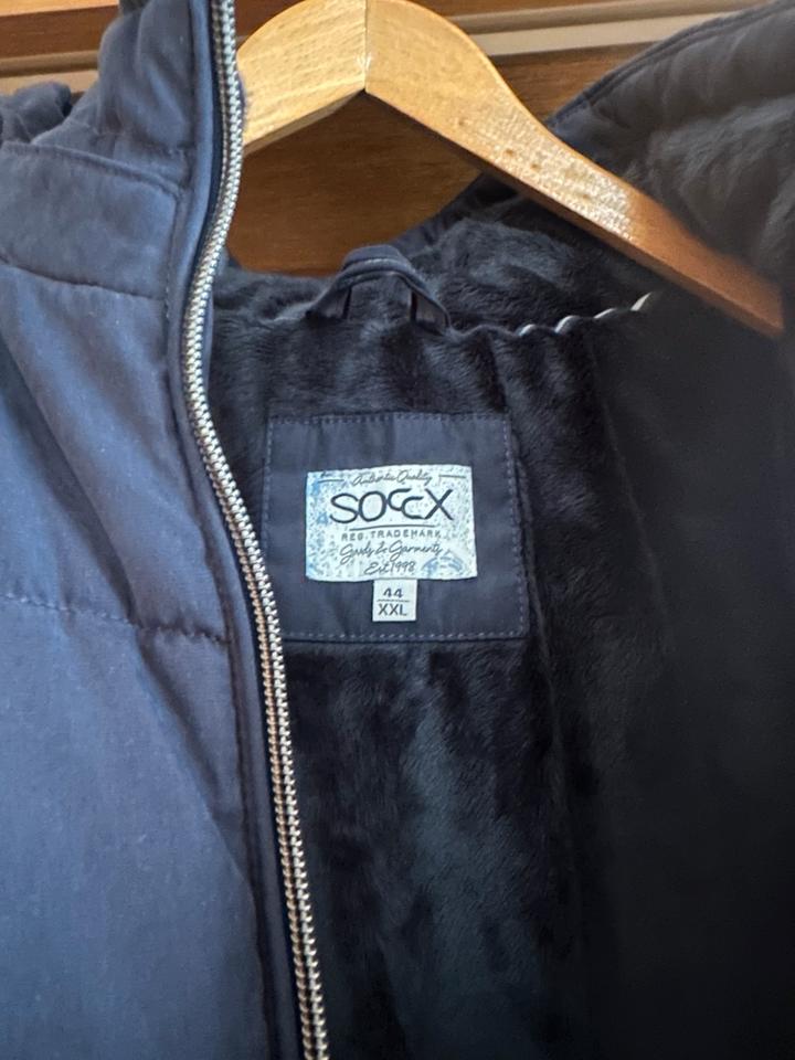 Dunkel blaue Steppjacke von soccx in Hattingen