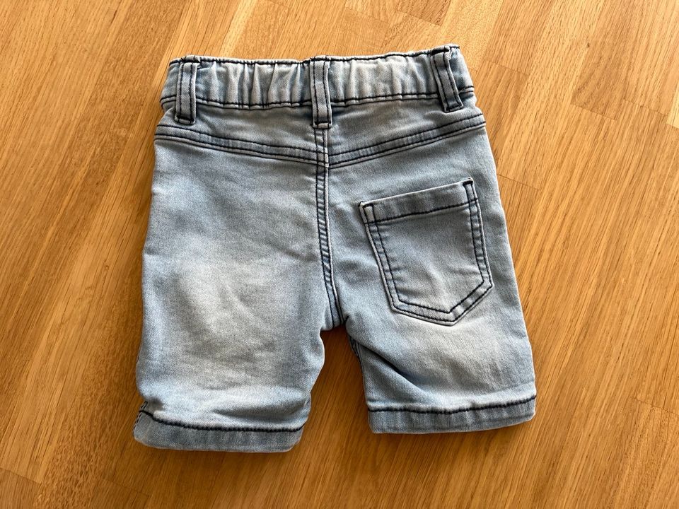 Jeans Short, Größe 74 (kurze Hose) in Wiesbaden