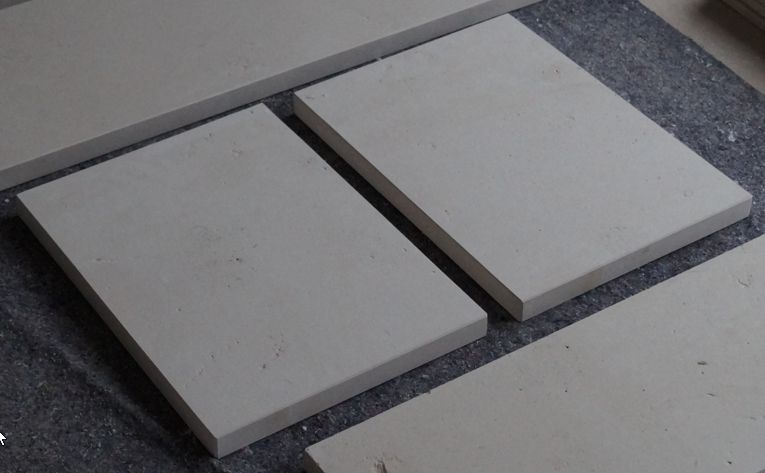 2 Kalkstein Abdeckplatten je 44x31x3 cm in Künzell