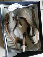 tommy hilfiger sandalen keilabsatz dusty olive Nordrhein-Westfalen - Herford Vorschau