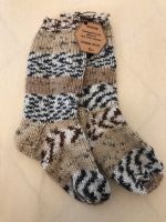 Handgestrickte Socken beige NEU Größe 24 / 25 mit Schurwolle Hamburg-Mitte - Hamburg St. Pauli Vorschau