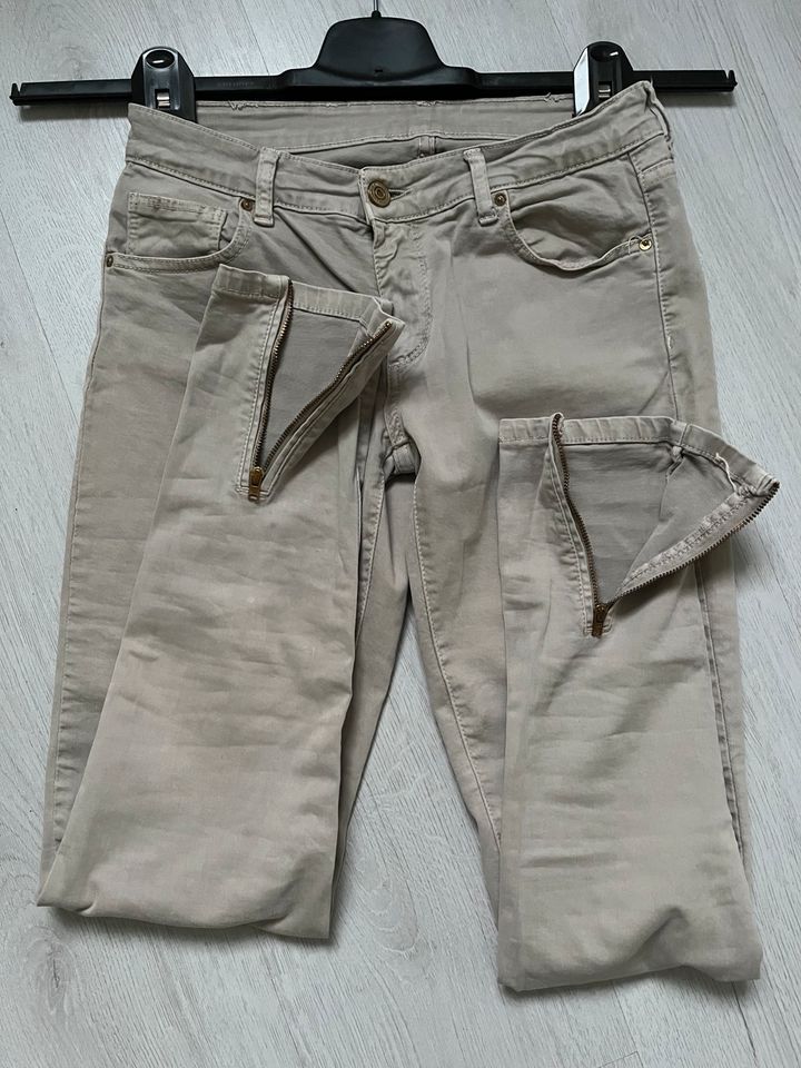 Zara Stretch Hose eng skinny low waist 25 hellgrau 34 XS 164 in Ratingen