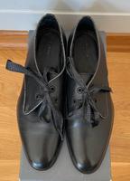 Lloyd Schbürschuhe Halbschuhe Damen schwarz Gr. 38,5 NEU Frankfurt am Main - Sachsenhausen Vorschau