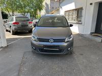 Volkswagen Touran Style*DSG Xenon LED Pano Navi Alu* Hessen - Kassel Vorschau