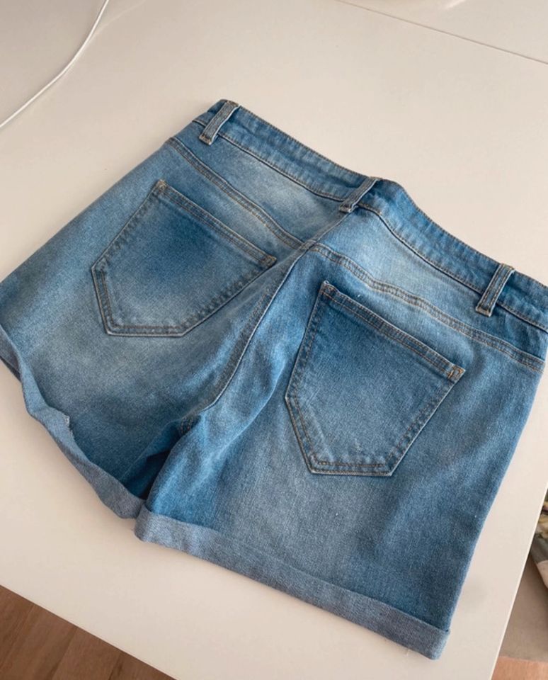 Vero Moda Short Jeans Neu in München