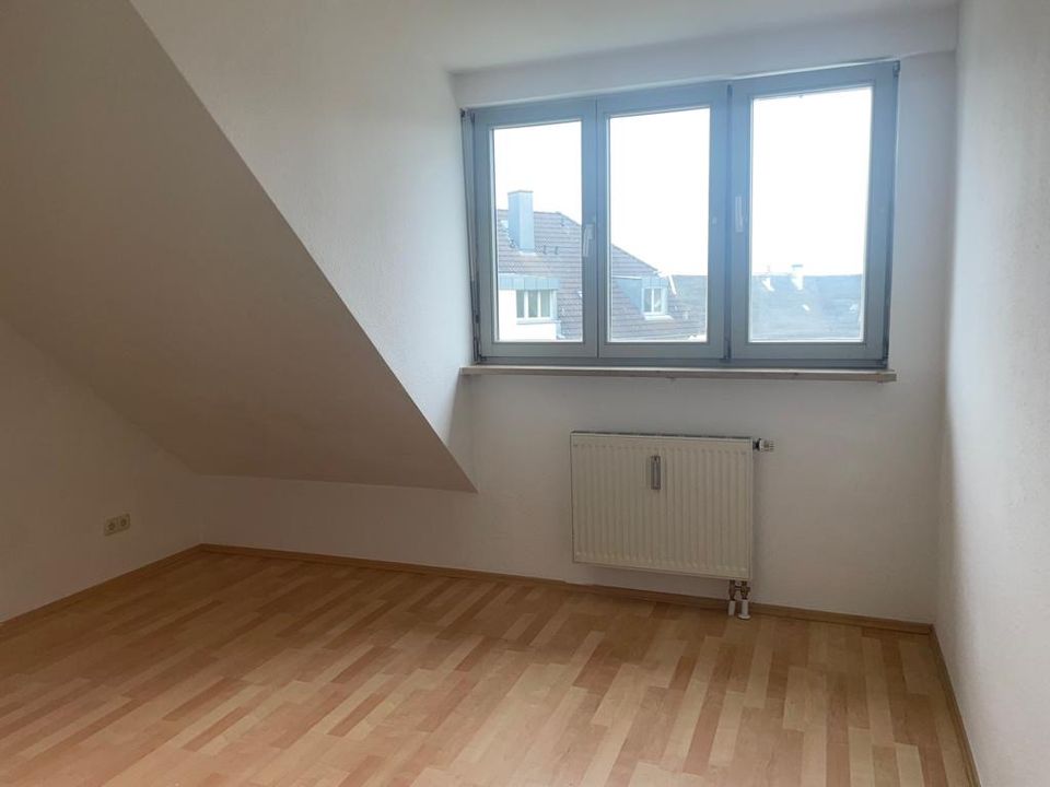 Gemütliche Dachgeschosswohnung in Greiz (900) in Greiz