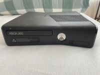 Xbox 360, inkl. 2 Controller und 2 Spiele Hessen - Heppenheim (Bergstraße) Vorschau