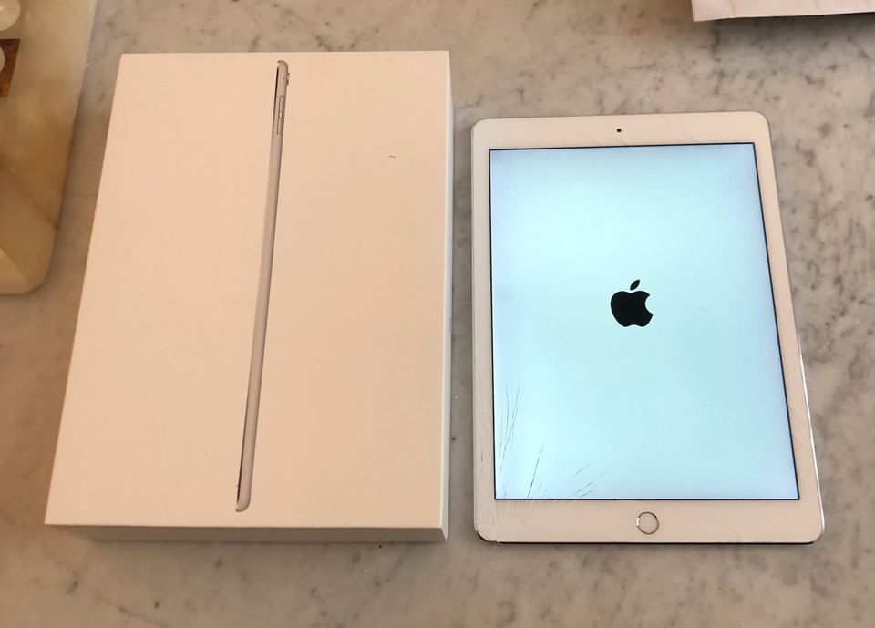 Apple iPad weiß umkarton 2017 128GB in Frankfurt am Main