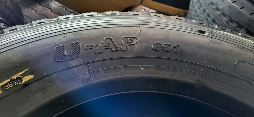 275/70R22.5_150/148J_Bridgestone_U-AP 001_Dot:2021_NEU in Beselich