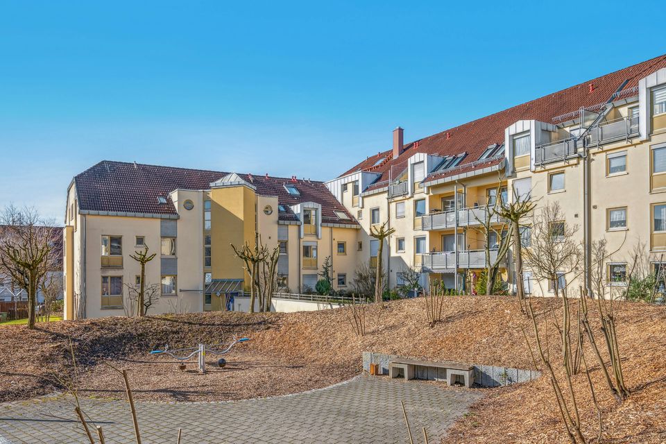 Wohnen oder investieren: 3-Zimmer-Wohnung mit 2 Stellplätzen in Ludwigsburg