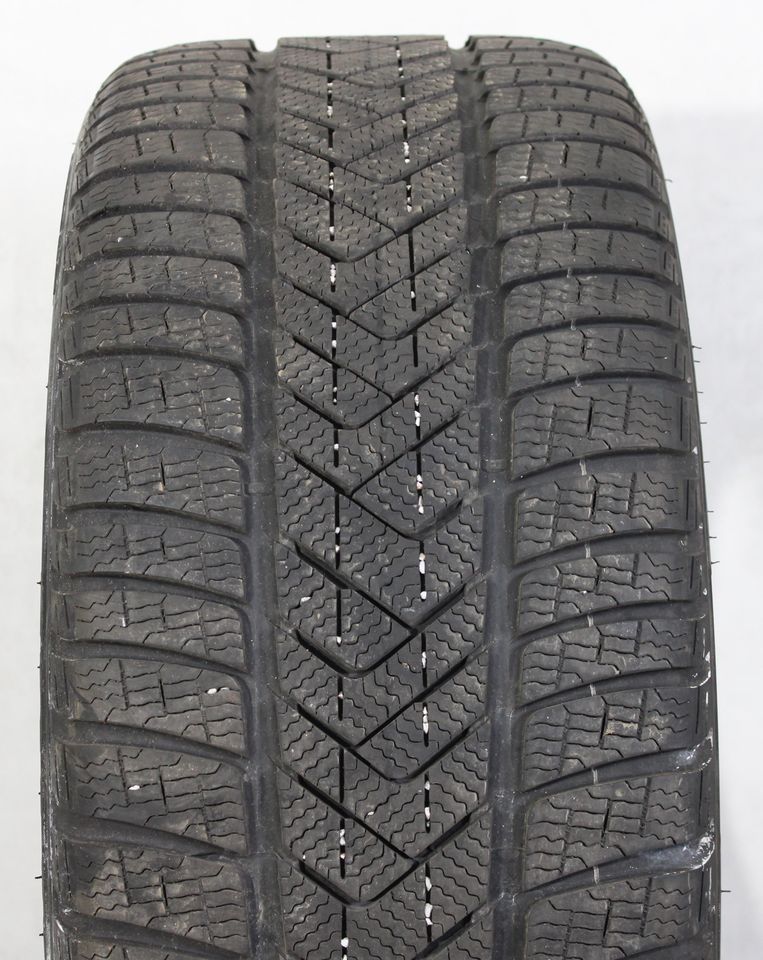 1x 255/40R18 99V PIRELLI SOTTOZERO 3 WINTERREIFEN RUNFLAT #1GVB in Bad Tölz