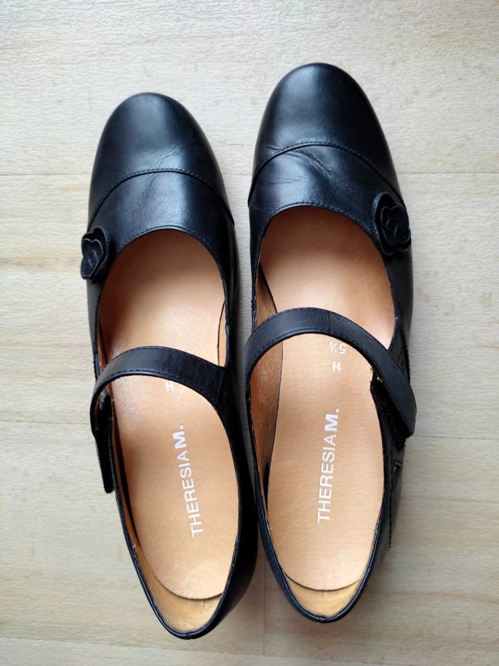 Theresia M. Halbschuhe Pumps Leder Gr. 38,5 Schwarz, NEU in Tübingen