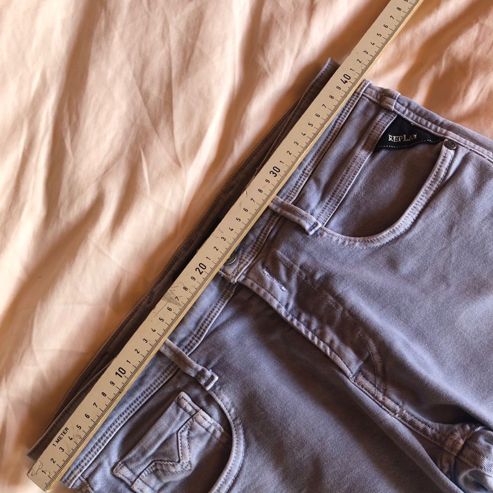REPLAY Shorts kurze Jeans Hose Gr. 30 hellblau in Willmering