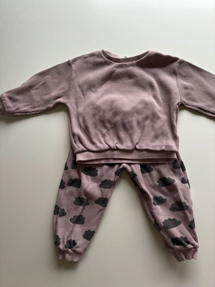 Zara Jogging Set Gr.98 Pullover+Hose in Hannover