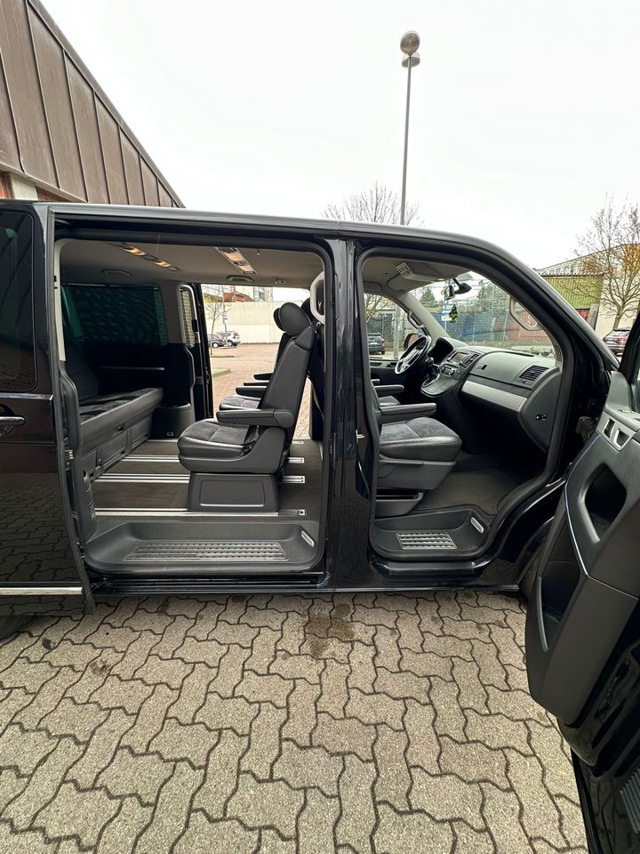 Volkswagen T5 Multivan Highline 7X Sitze Automatik Leder 5TÜRIG✅ in Hamburg