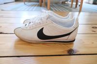 Nike Cortez White/Black UK 10 (EU 45) Berlin - Neukölln Vorschau