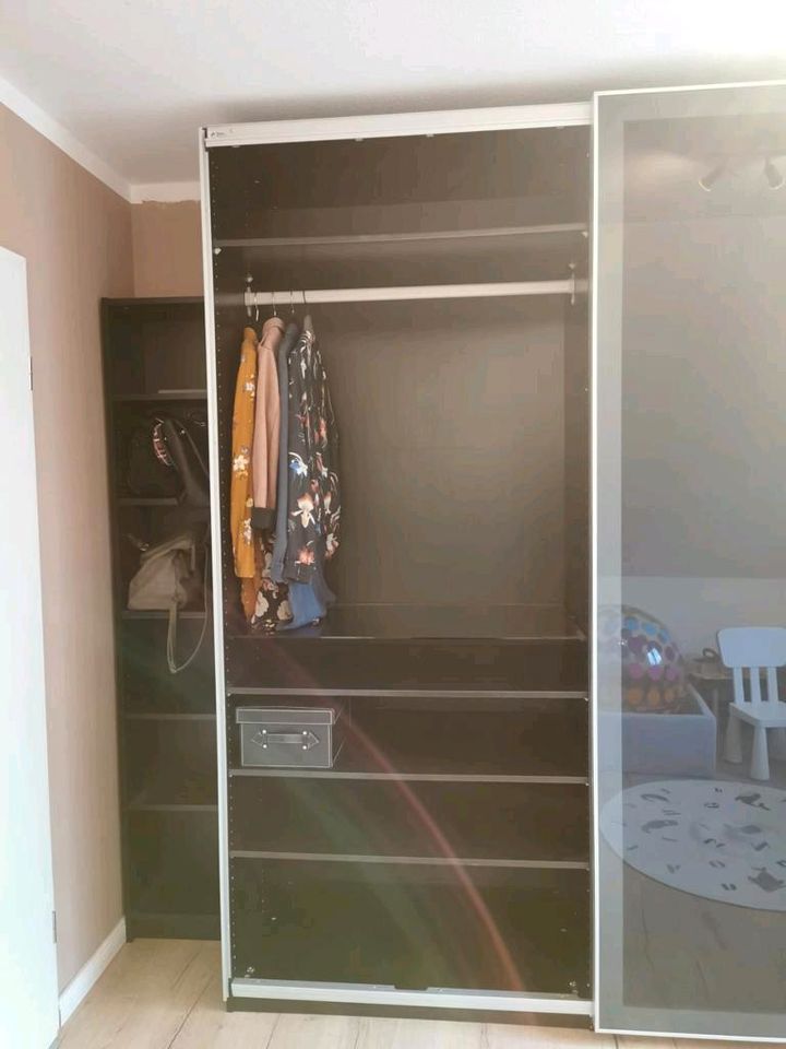 Ikea Pax Schwebetürenschrank in Porta Westfalica