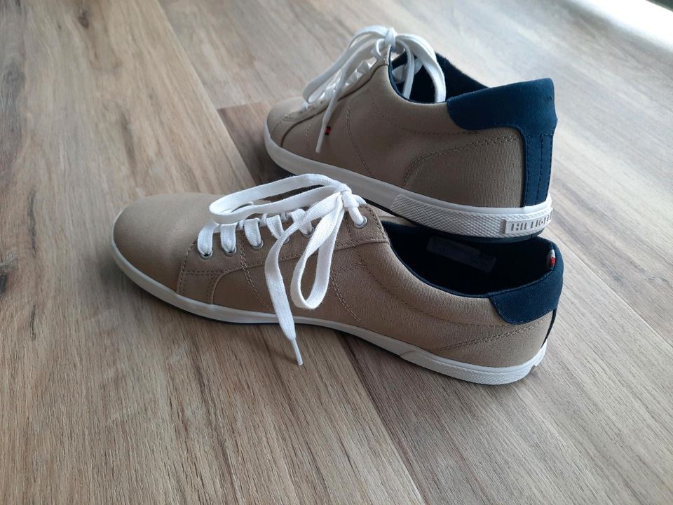 Neue Schnürschuhe in Gr.43 von Tommy Hilfiger in Lutter am Barenberge