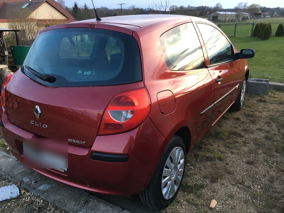 Renault Clio tüv neu in Niesky