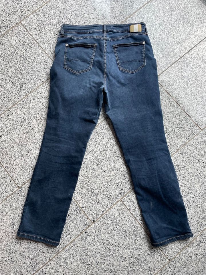 Mac-Jeans (Größe 42/28) in Würselen