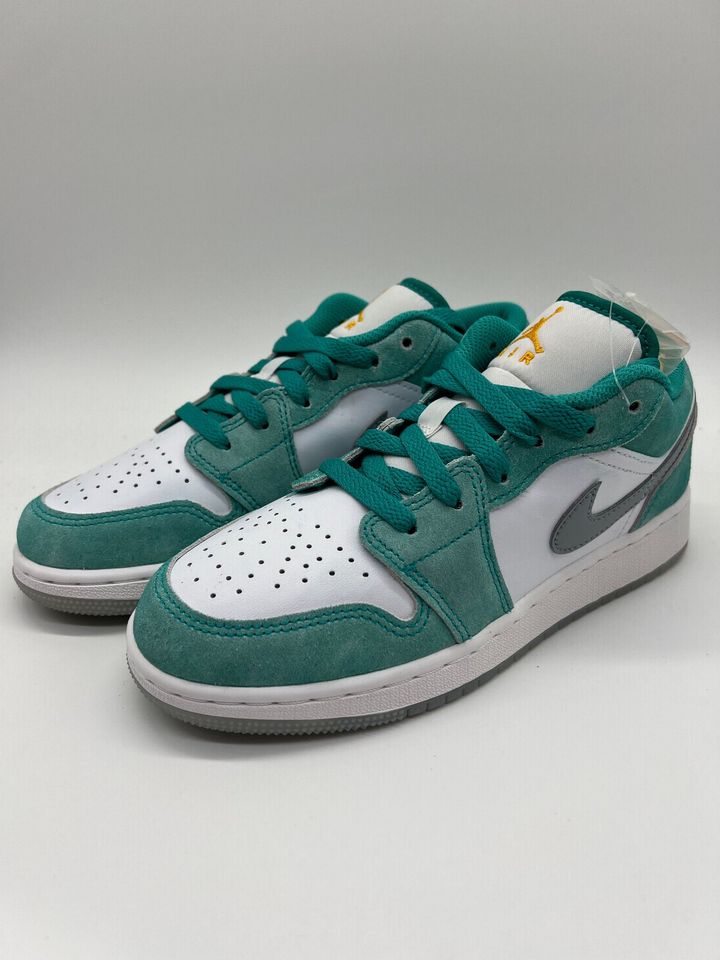 Nike Air Jordan 1 Low SE GS 'New Emerald' | 36 | DO8244-301 in Wolfsburg