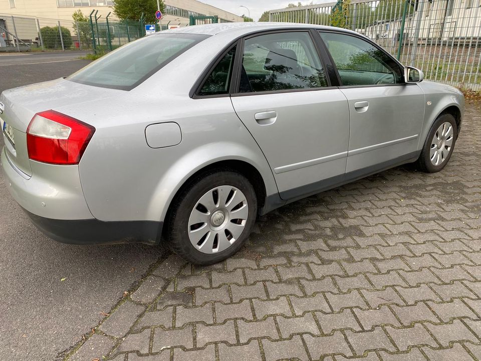 Audi A4 2.0 Automatik in Grefrath