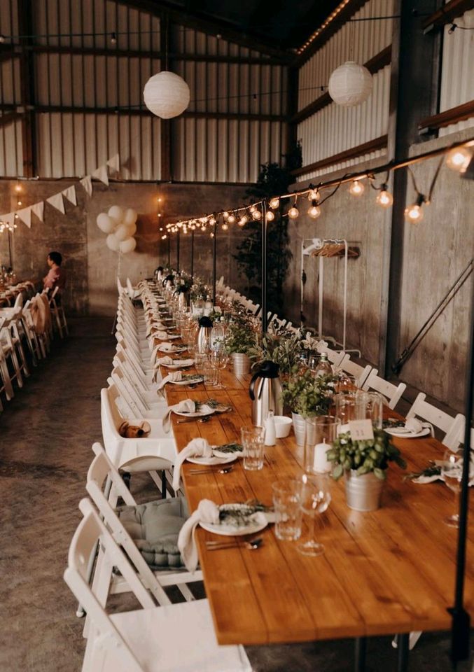 Hochzeit "Diele-Vintage" Holztische freie Trauung Verleih in Bad Bocklet