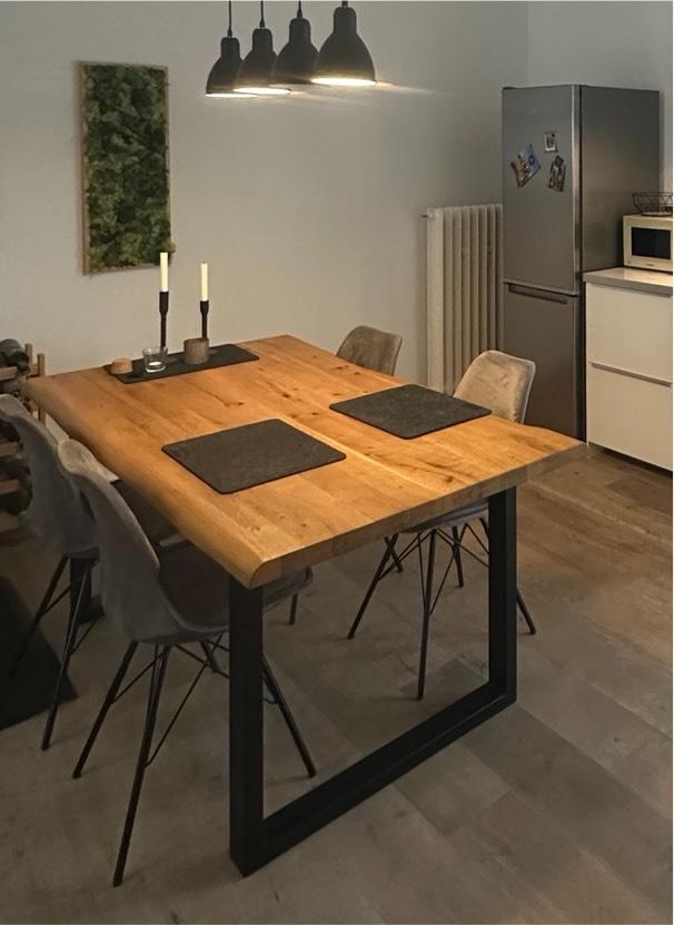 Esstisch Eiche Massiv mit Baumkante 180x90 cm U-Gestell Schwarz in Düsseldorf