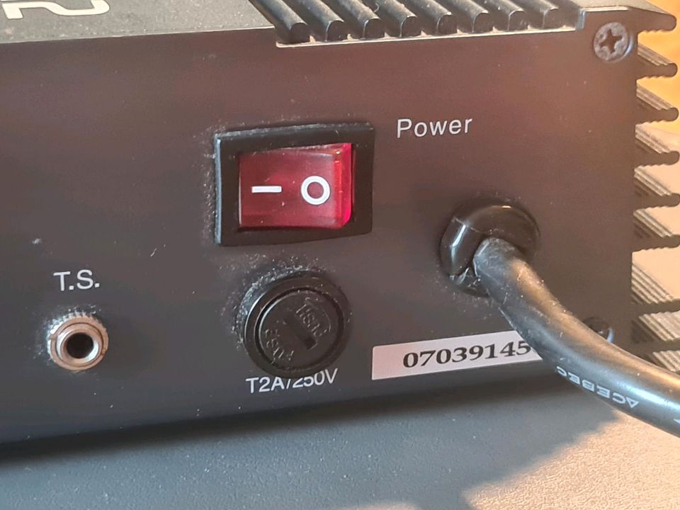 12v Ladegerät 15A + 1A  WAECO perfectcharge IU1512 gebraucht in Hamburg