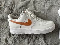 Nagelneue Nike Air Force 1, weiß/braun, Gr. 43 Nordrhein-Westfalen - Krefeld Vorschau