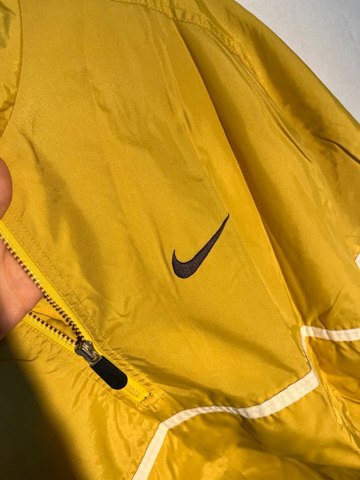 Nike Windbreaker Vintage gelb in Kirchlinteln