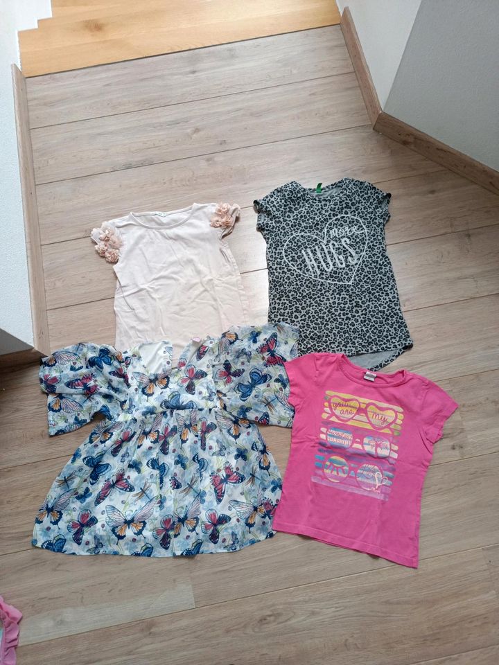 T-Shirts Mädchen Gr. 128 in Geisenhausen