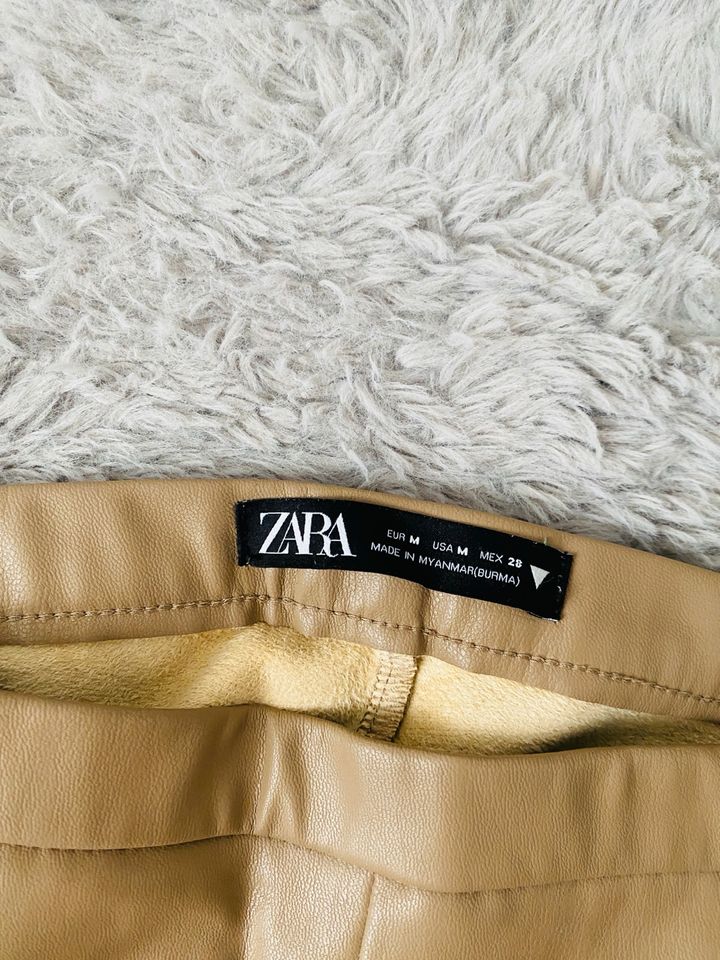 Zara Leggings aus Kunstleder in Gelsenkirchen