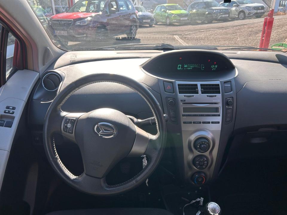 Daihatsu Charade 1,33 Dual-VVT-i ATM 36 Tkm +Winterräder in Ilmenau