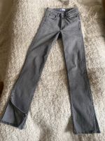 Jeans Hose mit Schlitz  ❤️grau neu 36 Zara ❤️ Nordrhein-Westfalen - Neuss Vorschau