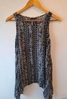 Top Bluse Damenbluse ärmellos schwarz weiß 36 Nordrhein-Westfalen - Waltrop Vorschau