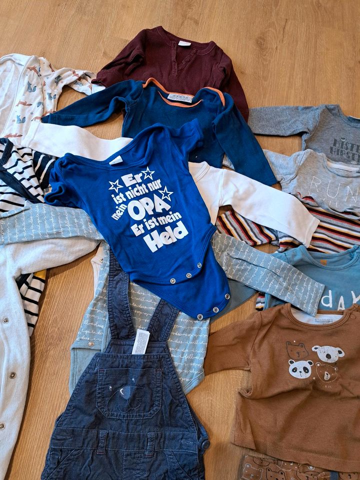 Babykleidungsset Hosen/Pullis/ Bodys/Schlafanzüge/Strumpfhosen in Versmold