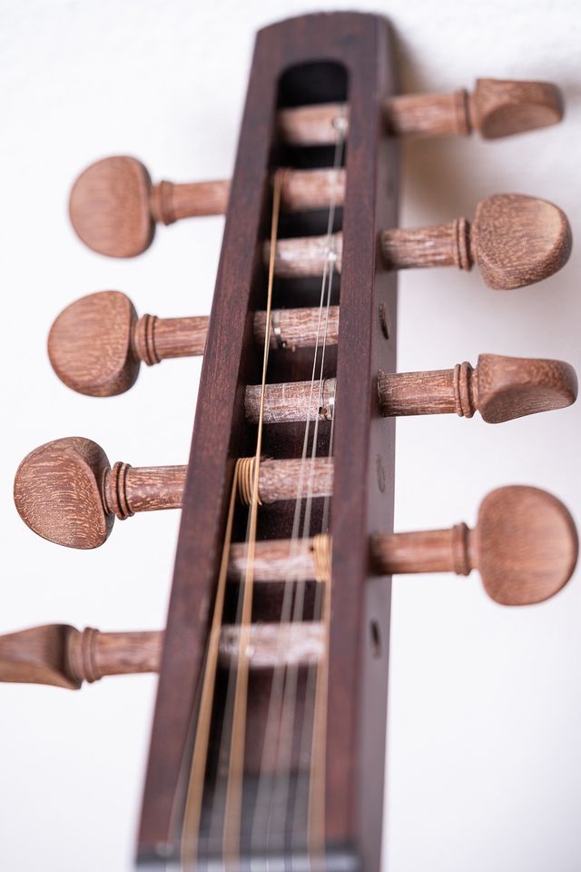 Rare Kobsa, Koboz wie mandolin oder Gitarre in Lindau