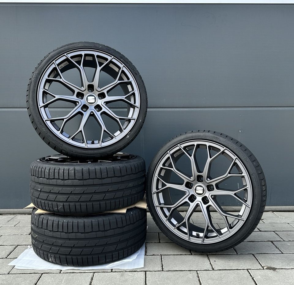 FF Wheels FF01 19 Zoll Sommerräder für Skoda Seat Leon 1P 5F KL Exeo 3R ST FR Altea 5P Octavia 1Z 5E RS VRS Spuerb 3T Felgen Reifen Räder schwarz ABE Hybrid Cupra ET45 5x112 Sommerreifen Kompletträder in Neckarsulm