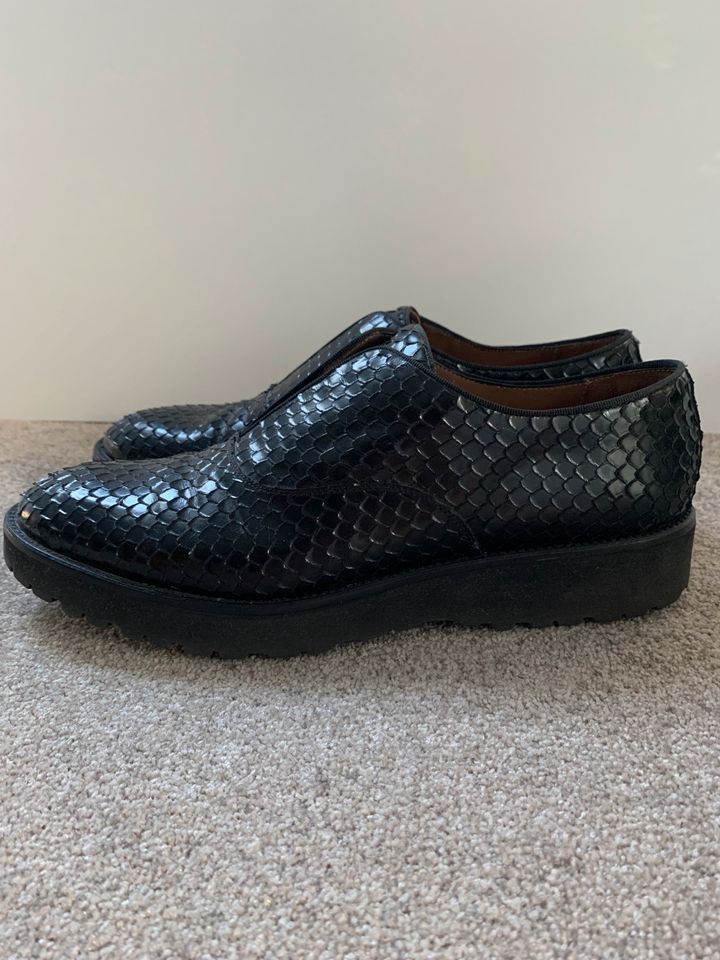 Slipper Halbschuhe schwarz Kroko Gr. 39,5 Pertini in Edemissen